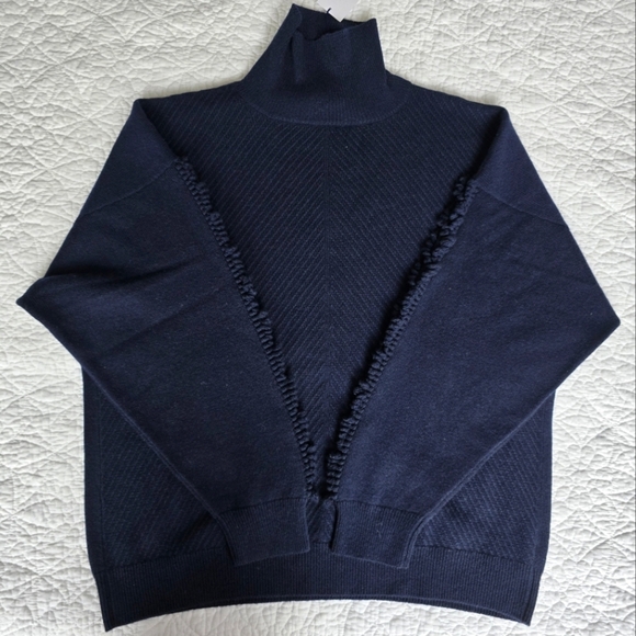 Barrie of Scotland Cashmere Textured Sleeves Detail Turtleneck Sweater - Navy - Picture 3 of 16